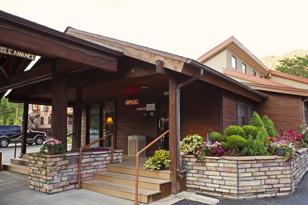 Glenwood Springs Cedar Lodge Exterior photo